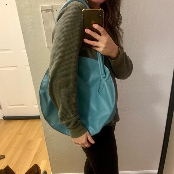 💔SOLD 💔Leather Circumference Bag - Picture 2 of 5